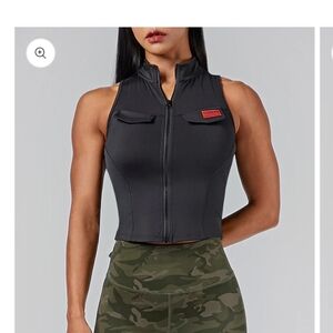 Black Sleeveless Fitted Crop Tank Top